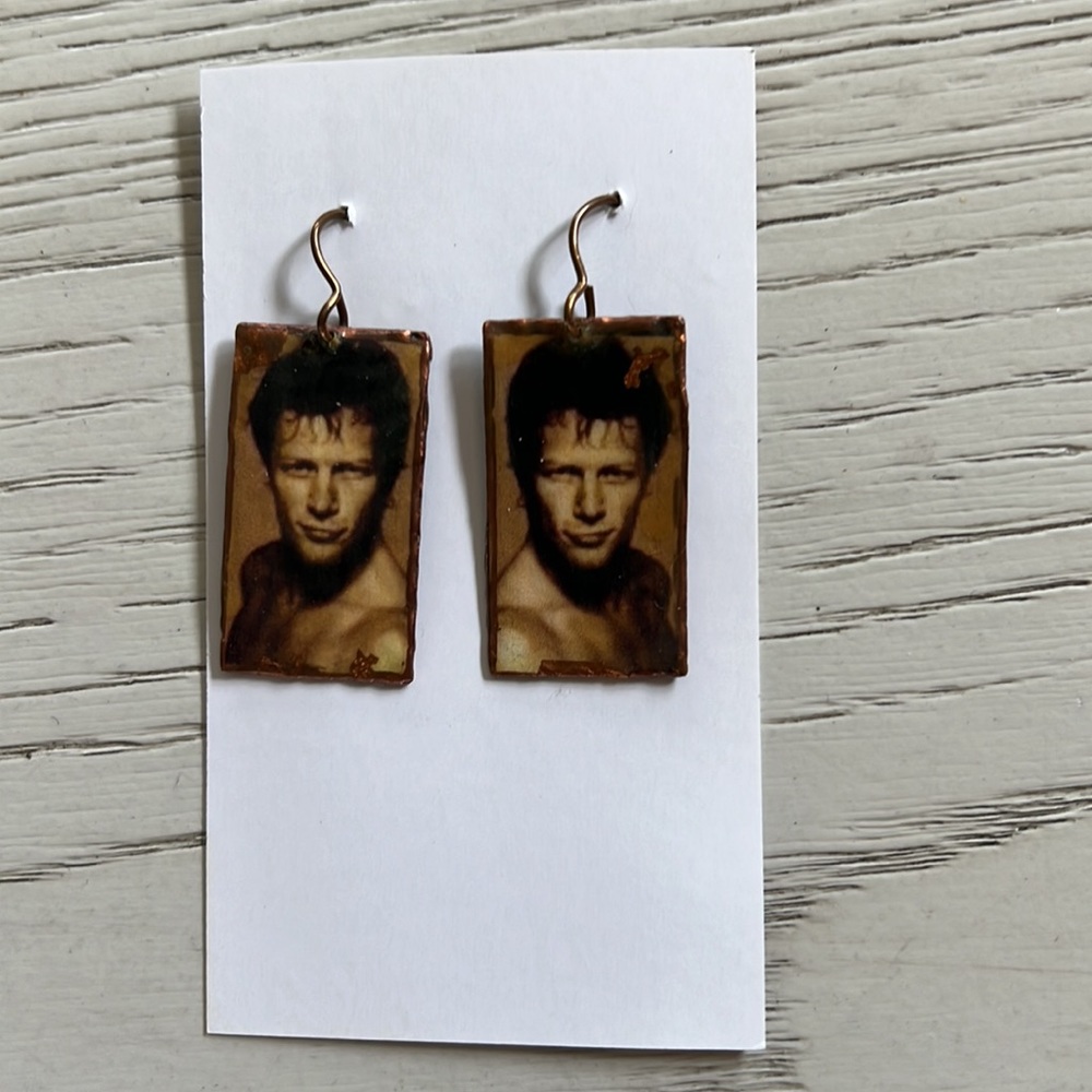 Jon Bon Jovi Earring - Picture 3 of 3